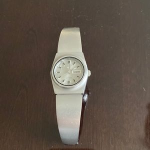 SEIKO women’s watch automatic movement